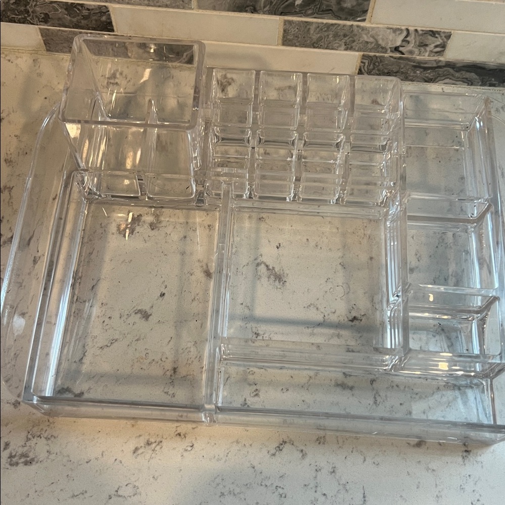 Makeup Tray - Picture 7 of 9